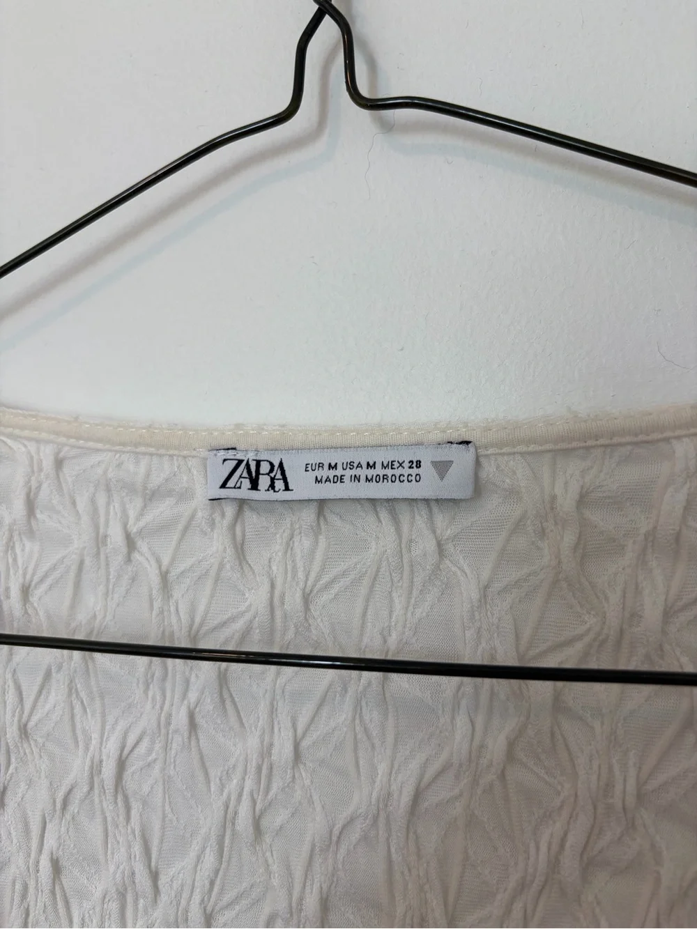 Zara Off-White Textured Knit Plunge V Neck Crop Top